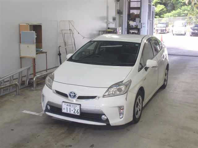 TOYOTA PRIUS PHV 2013