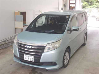 TOYOTA NOAH 2014