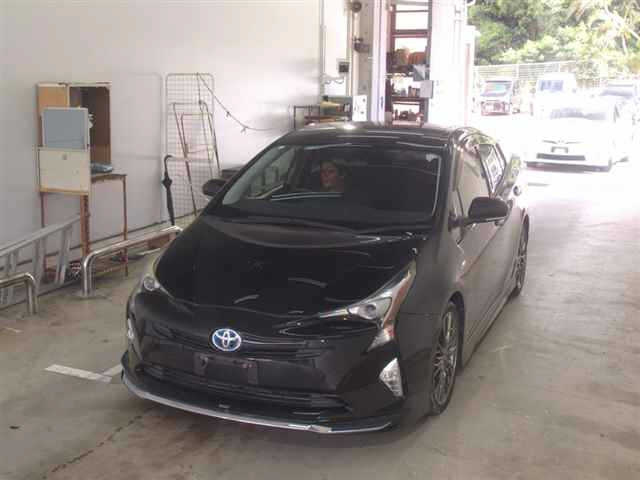 TOYOTA PRIUS 2016