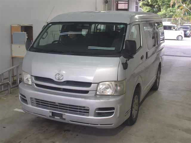 TOYOTA HIACE 2010
