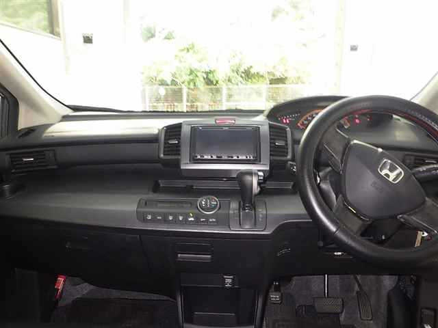 HONDA FREED 2010