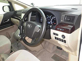 TOYOTA VELLFIRE 2013