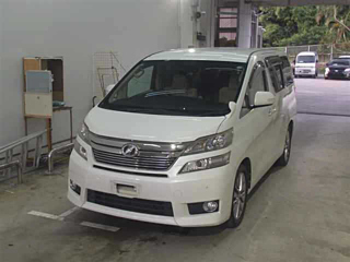 TOYOTA VELLFIRE 2013