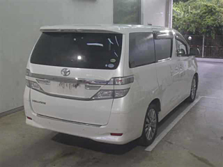 TOYOTA VELLFIRE 2013
