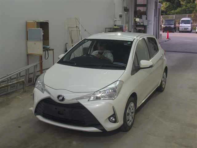 TOYOTA VITZ 2018
