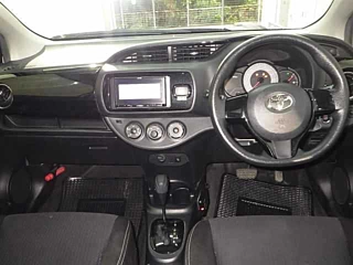 TOYOTA VITZ 2018