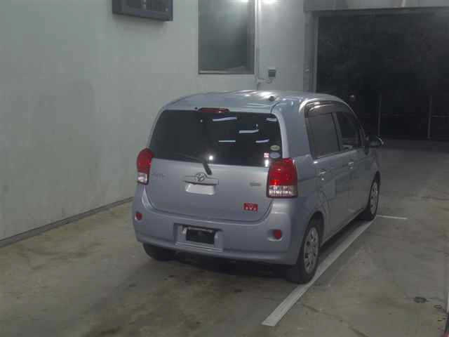 TOYOTA PORTE 2012