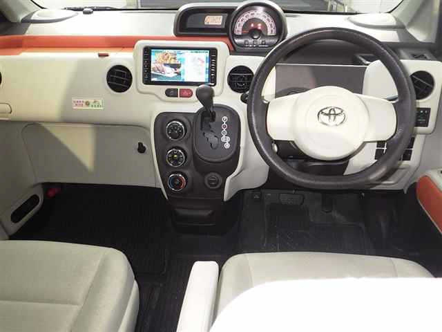 TOYOTA PORTE 2012