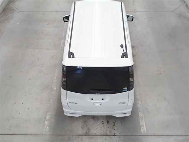 NISSAN ROOX 2010