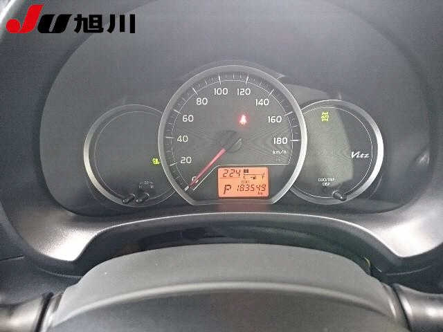 TOYOTA VITZ 2012