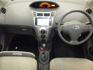 TOYOTA VITZ 2009