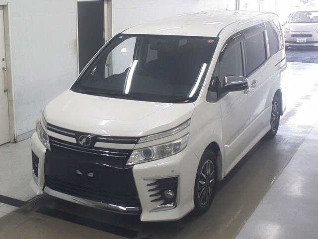 TOYOTA VOXY 2015