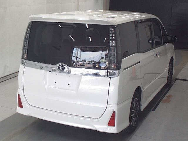 TOYOTA VOXY 2015