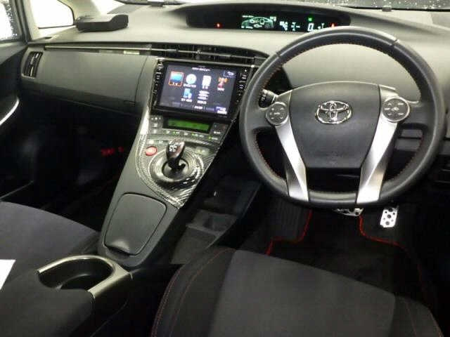 TOYOTA PRIUS 2014