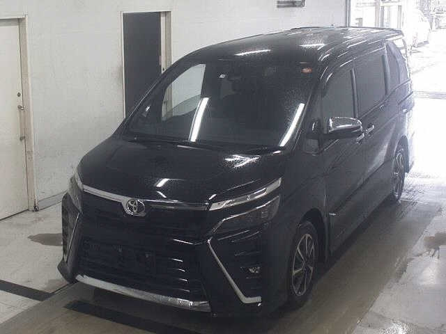 TOYOTA VOXY 2021