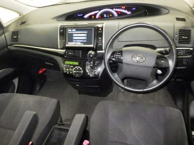 TOYOTA ESTIMA 2013