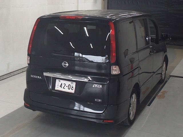 NISSAN SERENA 2010