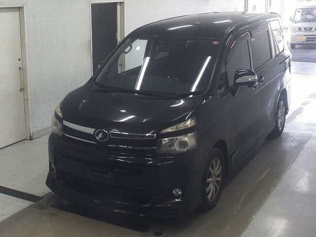 TOYOTA VOXY 2012