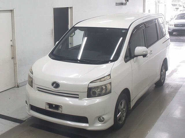 TOYOTA VOXY 2009
