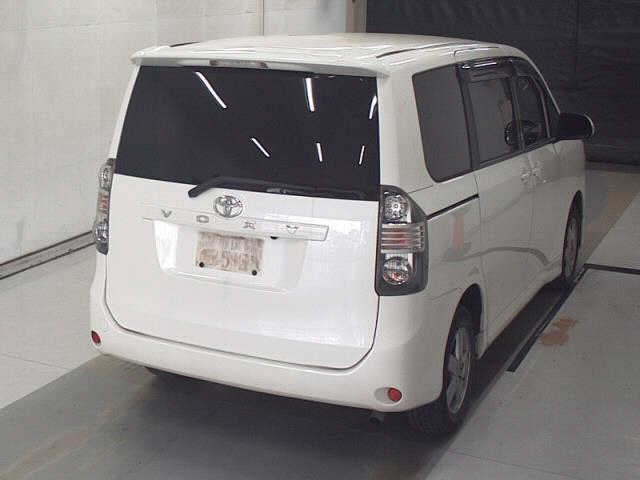 TOYOTA VOXY 2009