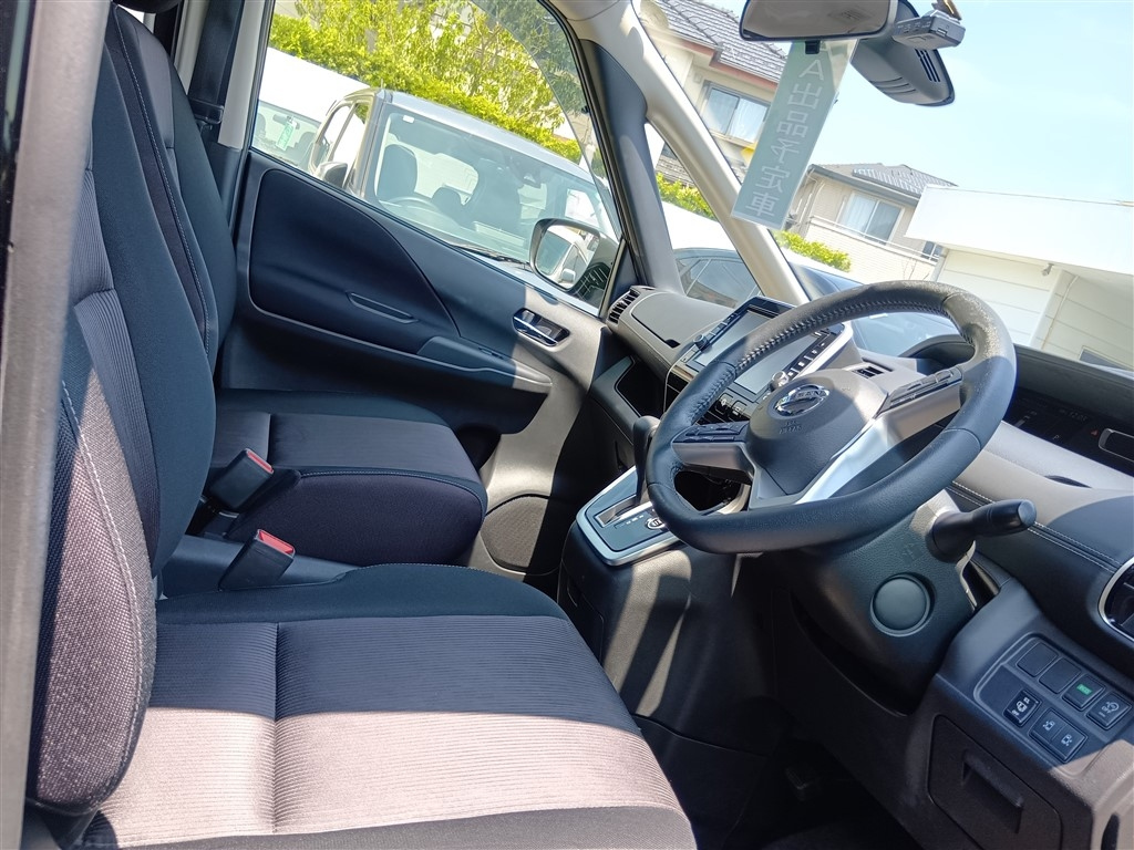 NISSAN SERENA 2017