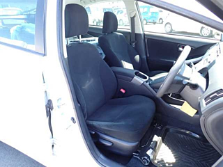 TOYOTA PRIUS 2012