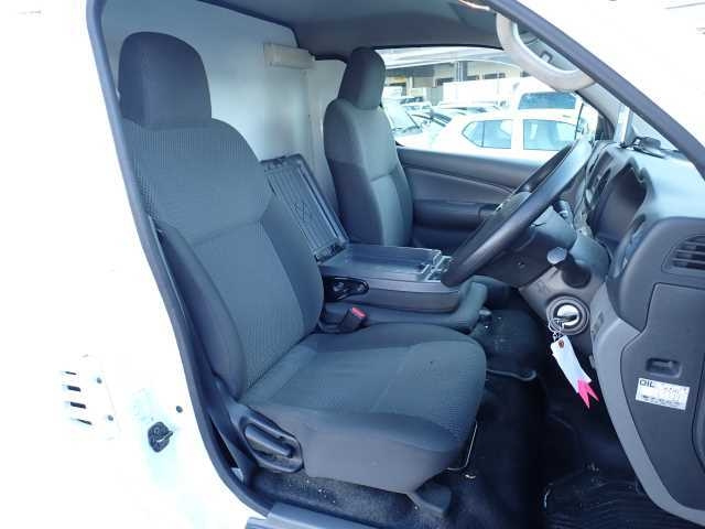 NISSAN CARAVAN VAN 2019