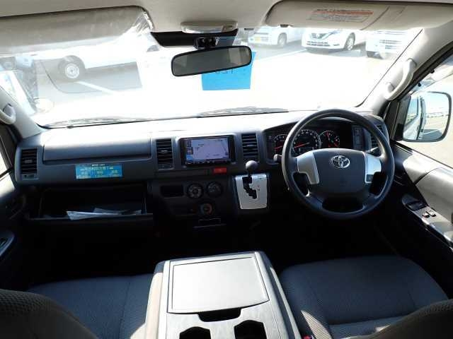 TOYOTA HIACE VAN 2019