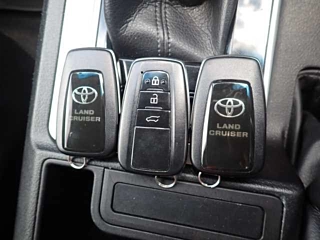 TOYOTA LAND CRUISER PRADO 2021
