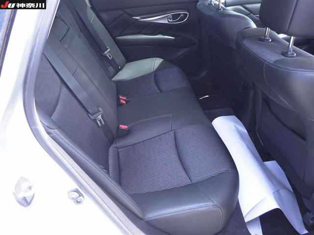 NISSAN FUGA 2016