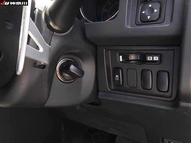MITSUBISHI DELICA D5 2014