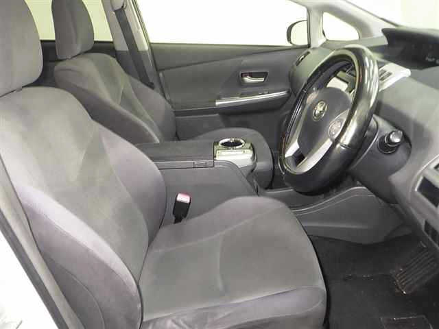 TOYOTA PRIUS ALPHA 2014