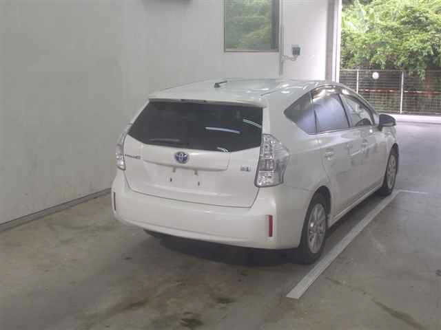 TOYOTA PRIUS ALPHA 2014