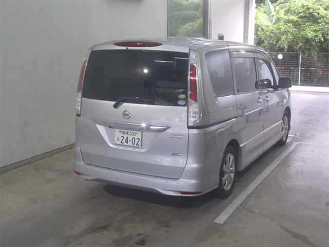 NISSAN SERENA 2011