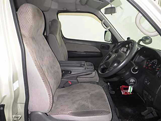 NISSAN CARAVAN BUS 2012