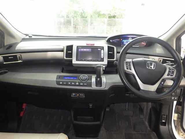 HONDA FREED 2014