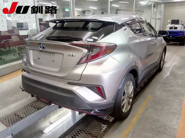 TOYOTA C-HR 2017
