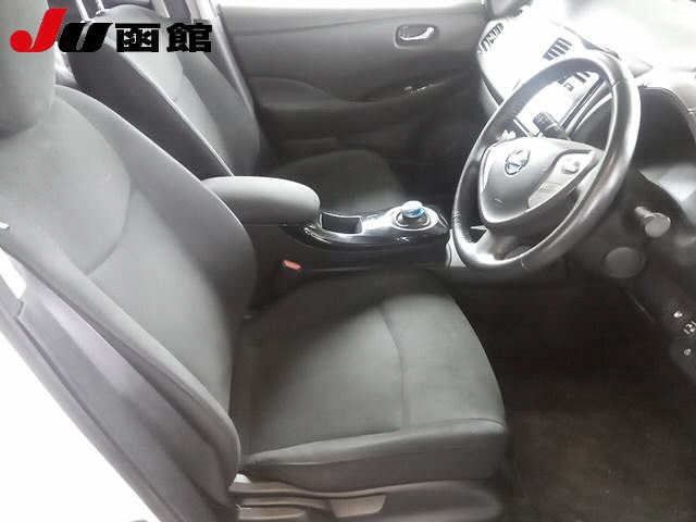 NISSAN LEAF 2017
