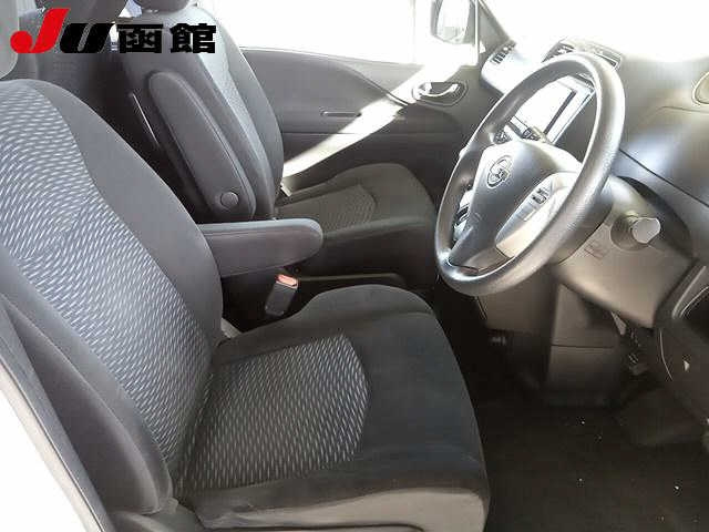 NISSAN SERENA 2013