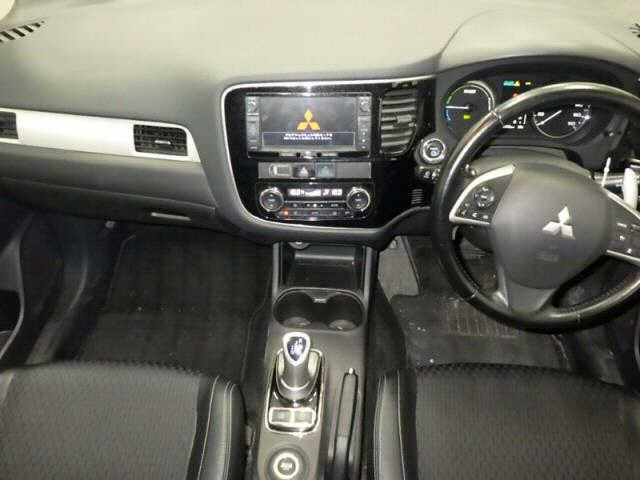 MITSUBISHI OUTLANDER PHEV 2013