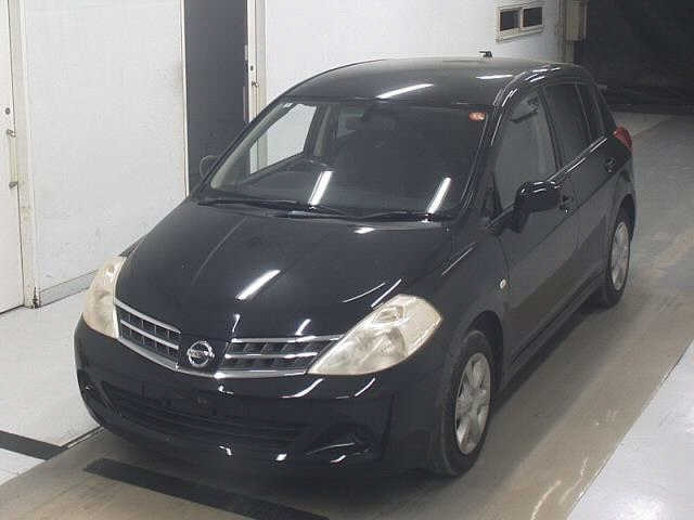 NISSAN TIIDA 2010