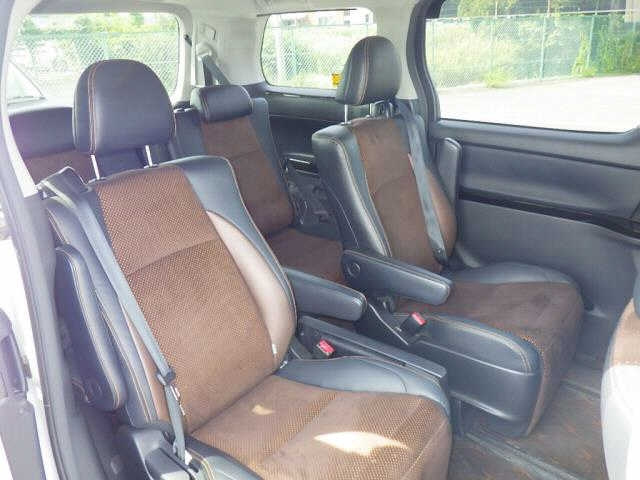 TOYOTA ALPHARD 2014