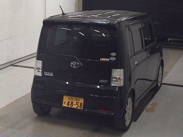 TOYOTA PIXIS SPACE 2012