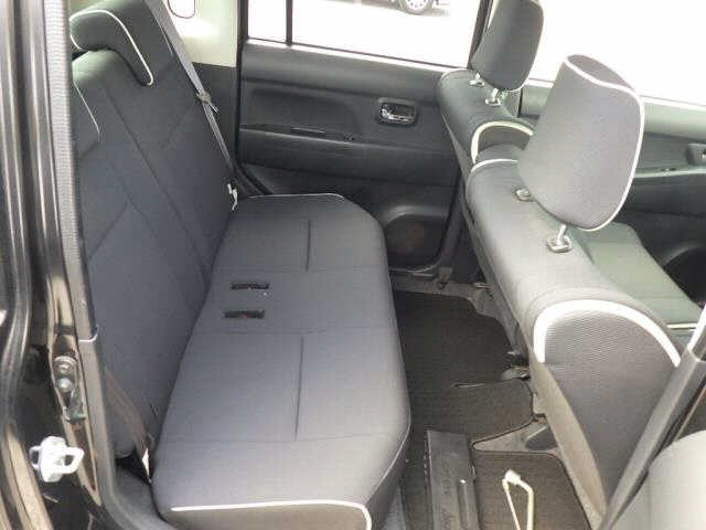 TOYOTA PIXIS SPACE 2012