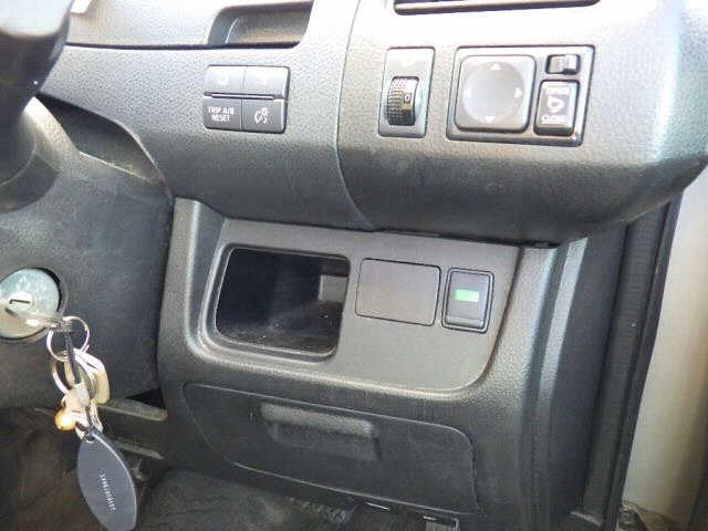 NISSAN SERENA 2015