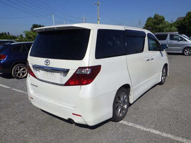 TOYOTA ALPHARD 2010