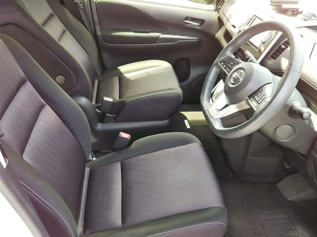 NISSAN SERENA 2017