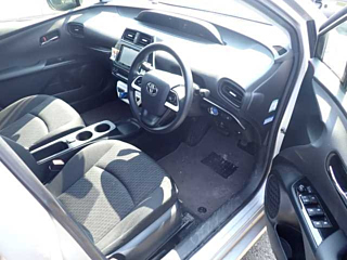 TOYOTA PRIUS 2016