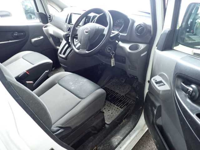 NISSAN NV200 2018