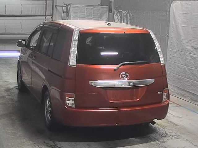 TOYOTA ISIS 2013